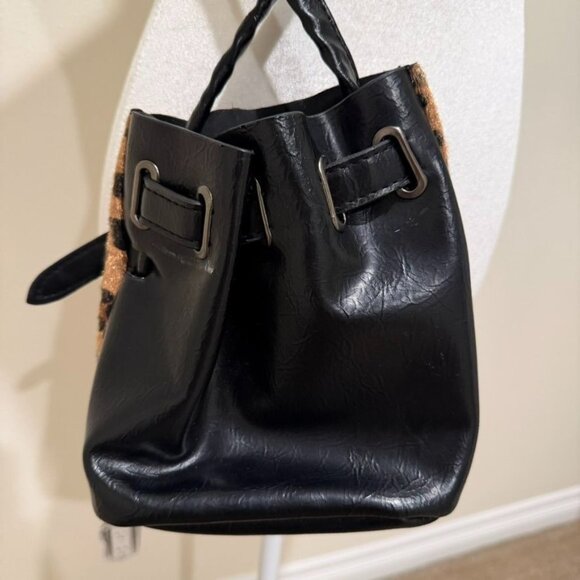 Leopard Animal Print Crossbody Drawstring Bucket Bag - Picture 4 of 6